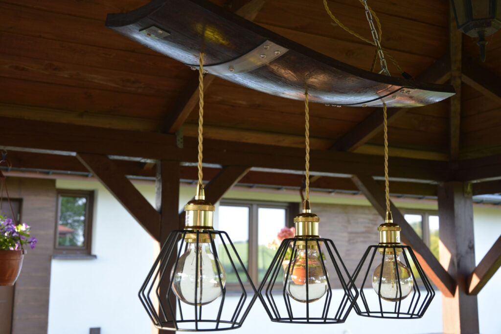 Lampa wisząca z beczki
