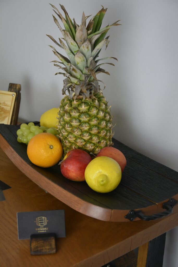 Taca dębowa z beczki